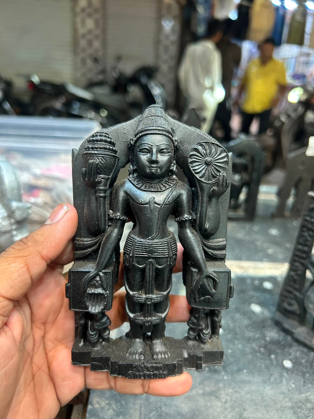 Murti finishing touches